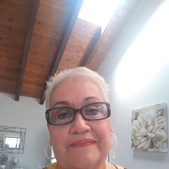 Meet your Posher, Maria - Picture 1 of 1